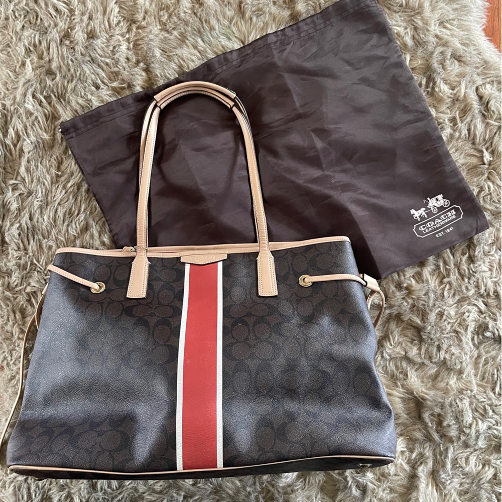 Coach Canvas Handbag! *in a good condition*